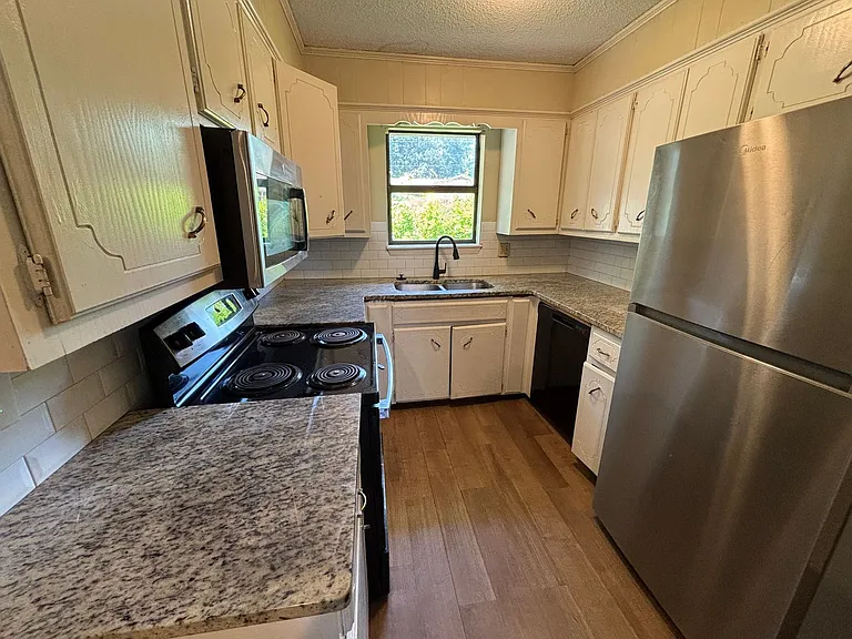 406 Joplin Pl — Photo 3
