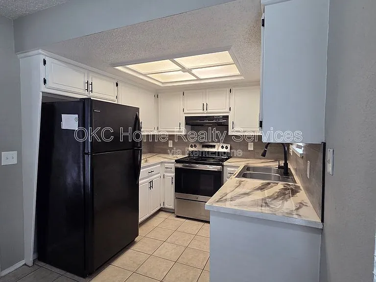 6713 Lyrewood Ln — Photo 3