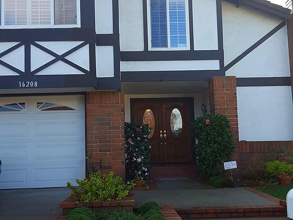 2nd image of 16208 Glencove Dr