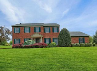 420 White Rose Ln, York, PA 17402