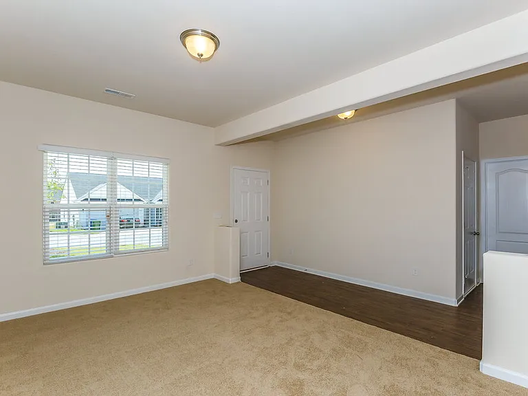 1521 Waylon Ave — Photo 2