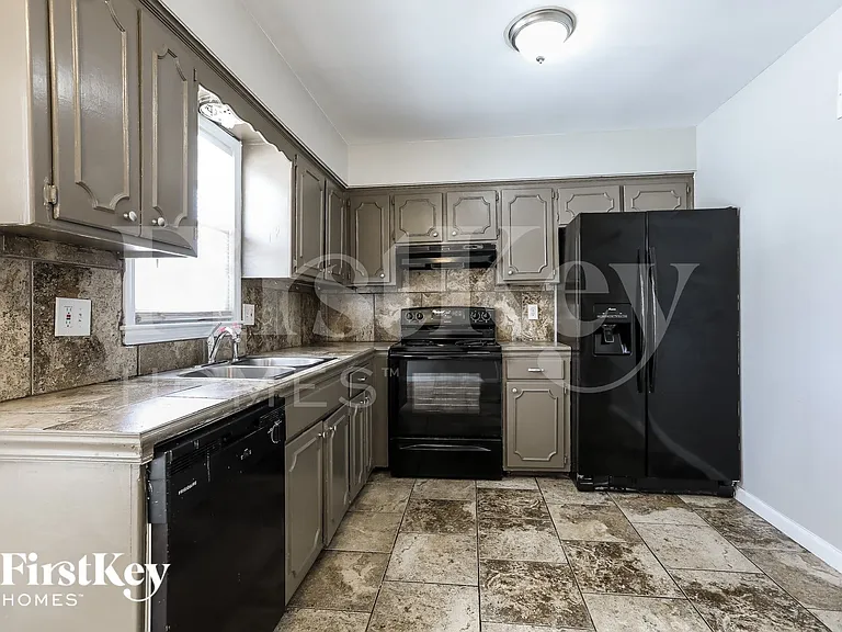 11947 Manchester Ave — Photo 6