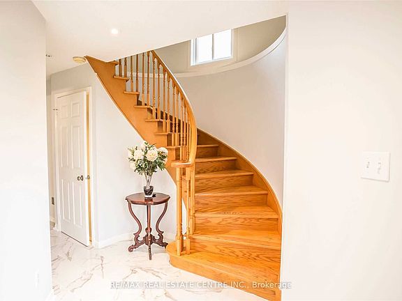 3rd image of 6361 Longspur Rd