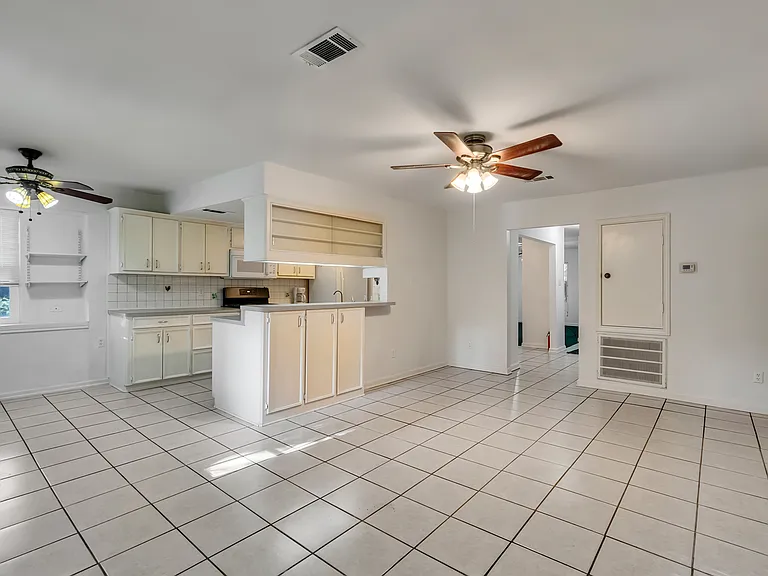 15443 W Willowwind Cir — Photo 6