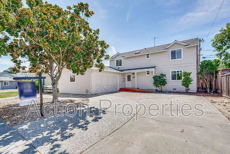 4 bed, 2.0 bath, 1980 sqft, $6,495 — Photo 4