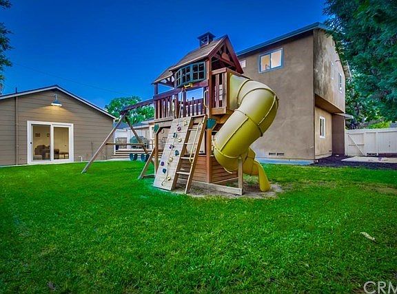 4th image of 228 Fairway Pl