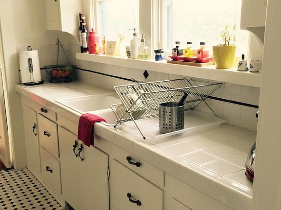 Kitchen sink and counter