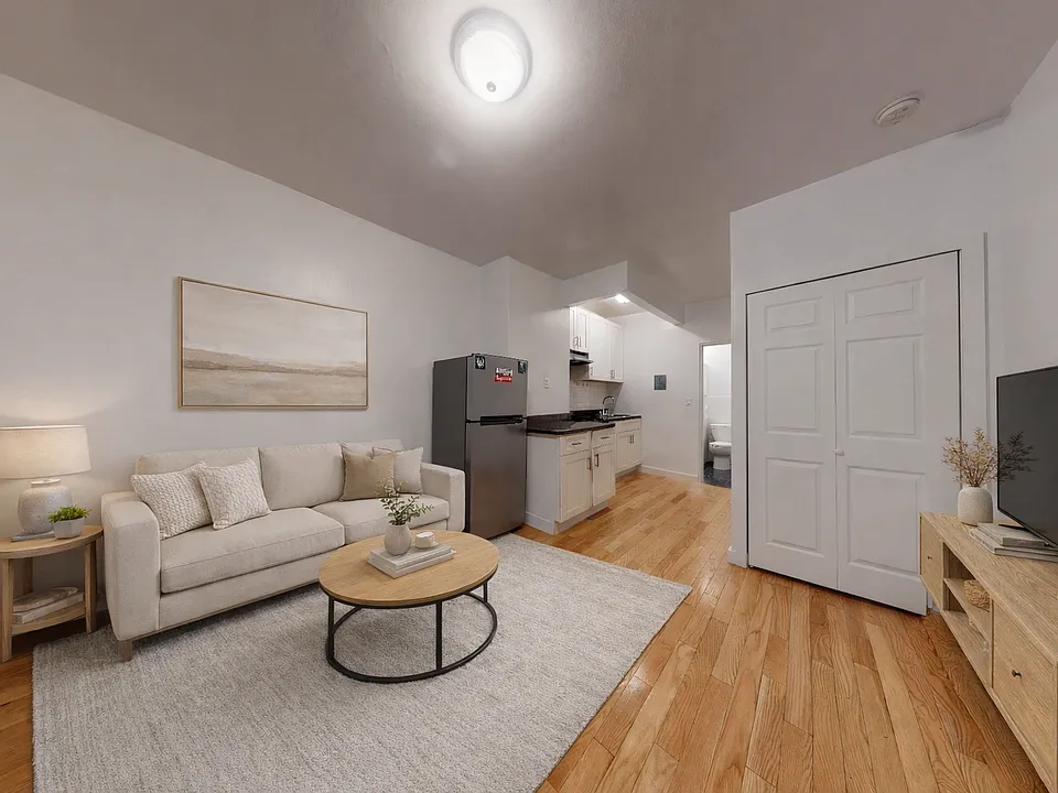 538 W 47th St #2A