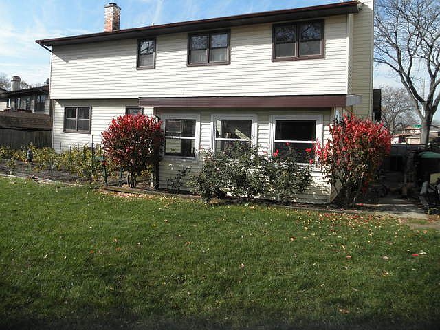 2nd image of 799 Erie Ct
