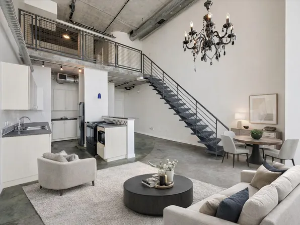 2000 Bagby St APT 13432, Houston, TX 77002