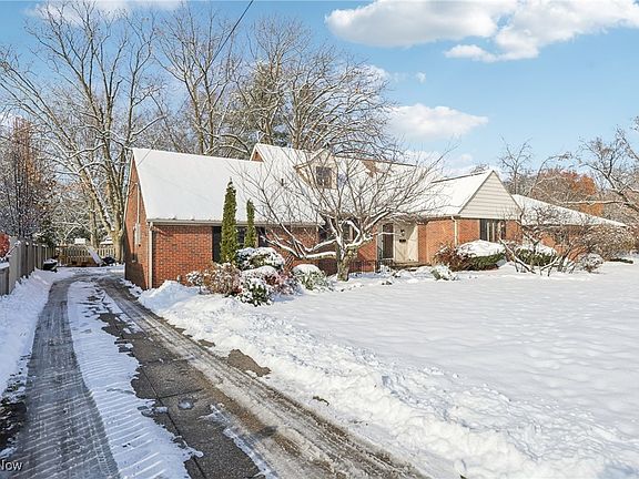 3rd image of 3406 Rocky River Dr