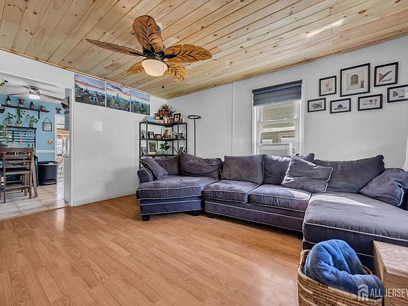 5th image of 26 Sidney Ave