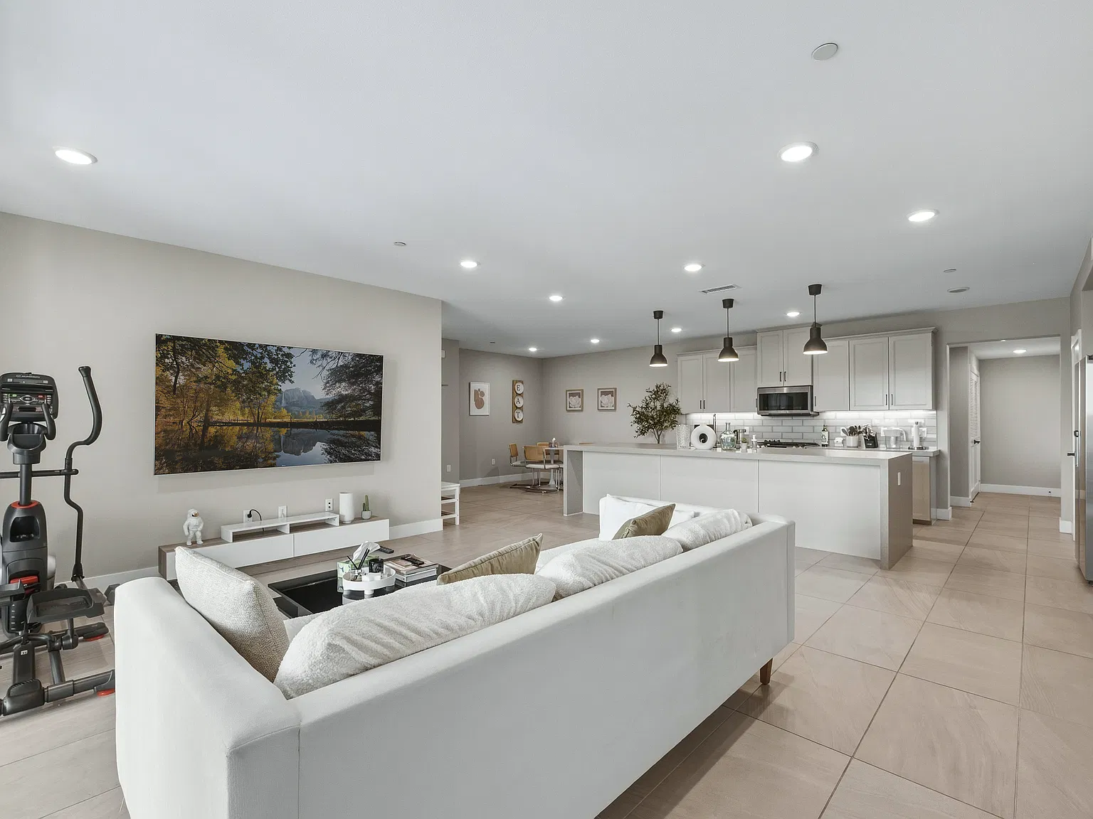 3 bed, 1894 sqft, $6,000 — Photo 3