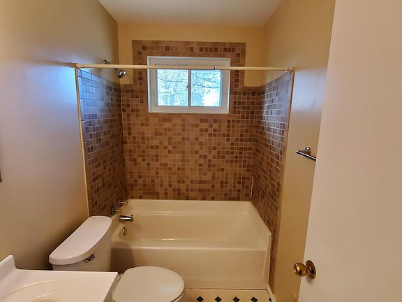 3rd image of 717 Cornell Dr