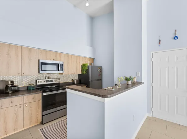 4081 San Marino 202 Boulevard #202, West Palm Beach, FL 33409