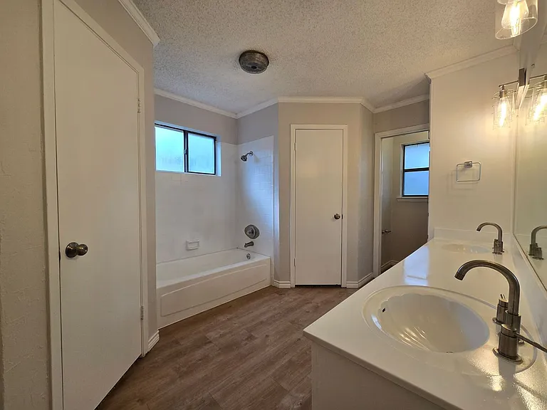 3005 Tallwood Dr — Photo 12