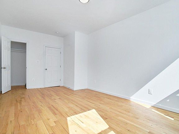 5th image of 1071 Grant Ave #3