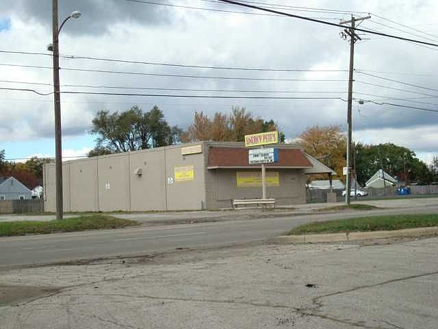 2nd image of 5347 N Detroit Ave