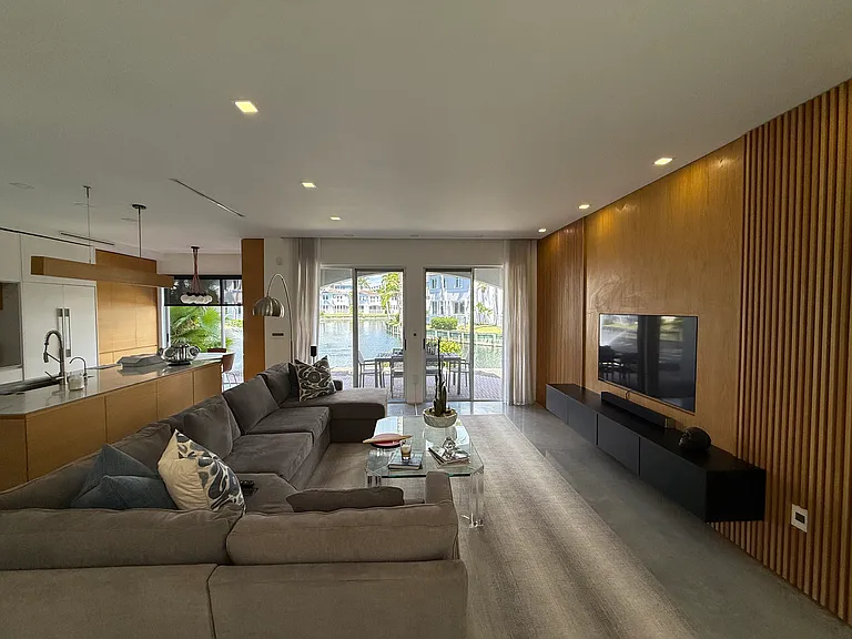 20824 NE 30th Pl — Photo 7