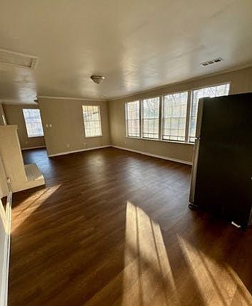 4th image of 3238 Elsberry Dr