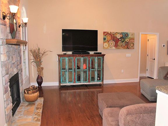 5th image of 10220 Ivy Hollow Dr