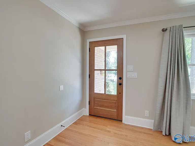 211 Wingate Ave SW — Photo 5