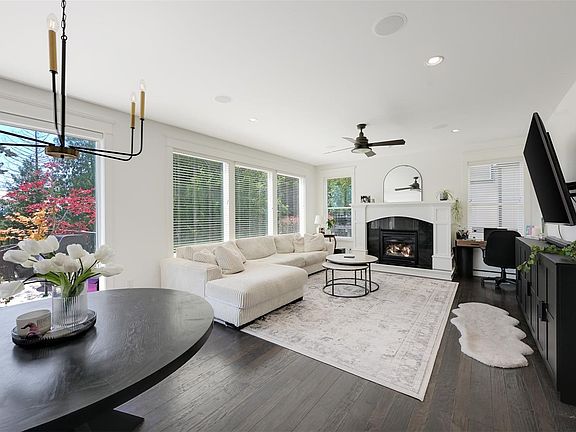 3rd image of 6983 Brailsford Pl