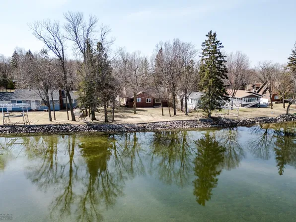 416 Shorewood Dr, Detroit Lakes, MN 56501