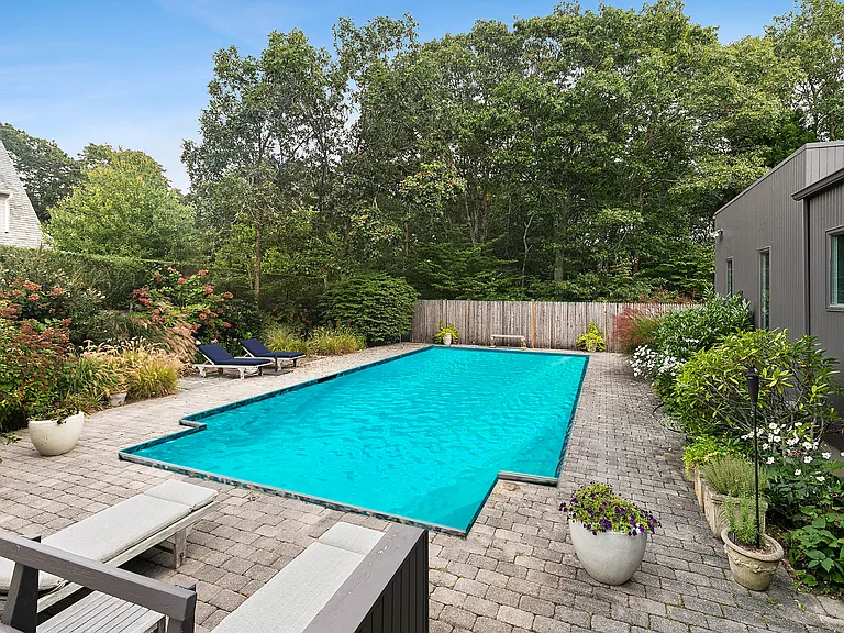 1 Oakwood Ct — Photo 6
