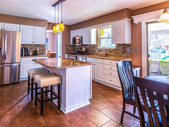 4th image of 5517 Thorney Dr
