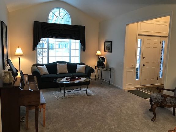 4th image of 1196 Williamsburg Cir