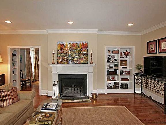 2nd image of 745 Woodward Way NW