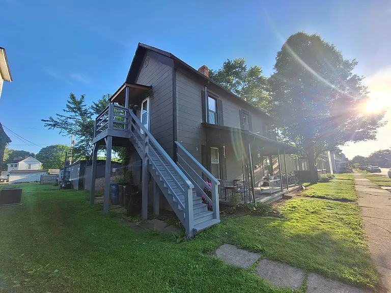 265 W 2nd St #B — Photo 7