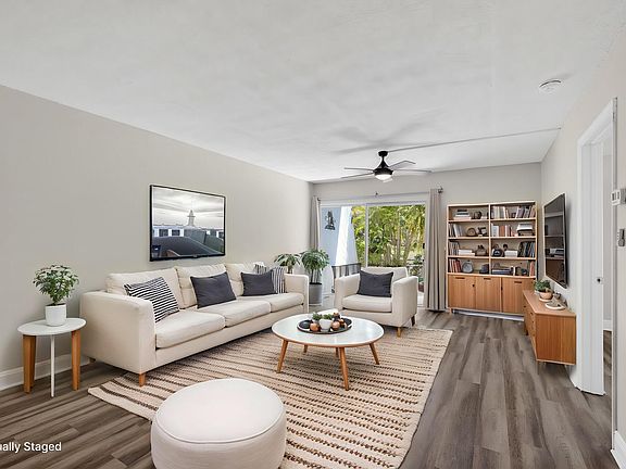 3rd image of 725 Hummingbird Way #109