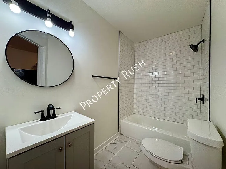 4521 Balcomb St #4523 — Photo 6