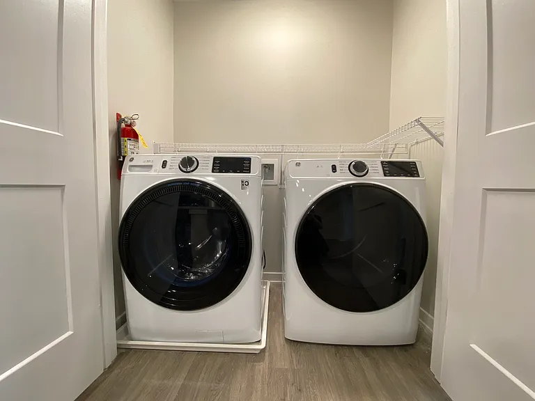 2812 Lincoln Ave #202 — Photo 4