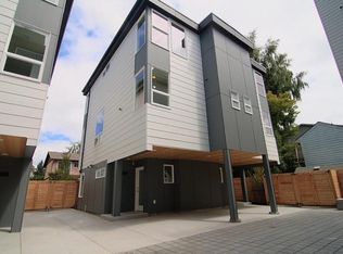 1138B N 90th St, Seattle, WA 98103