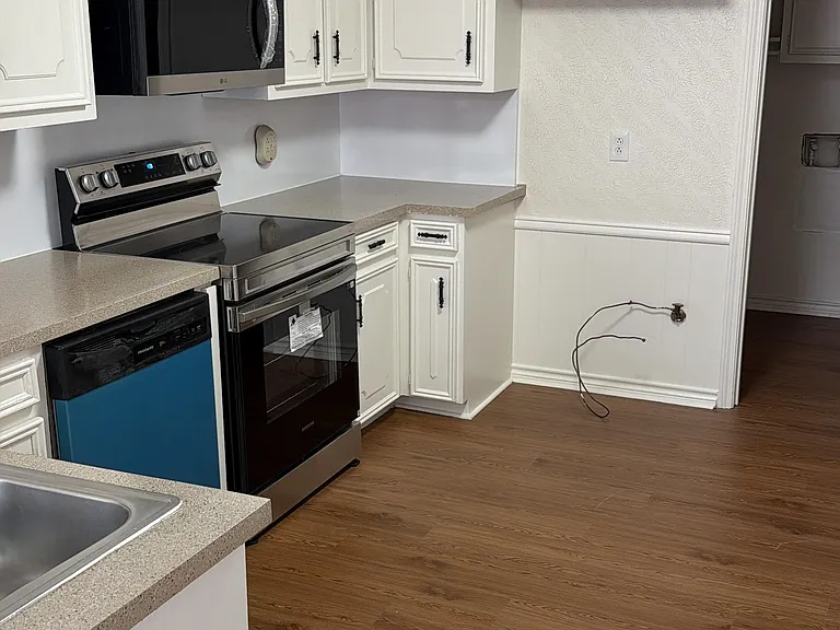 2418 Guerrero Dr — Photo 15
