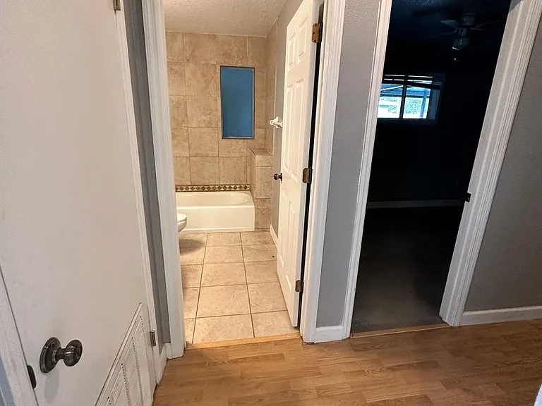 305 Pennsylvania Ave — Photo 17