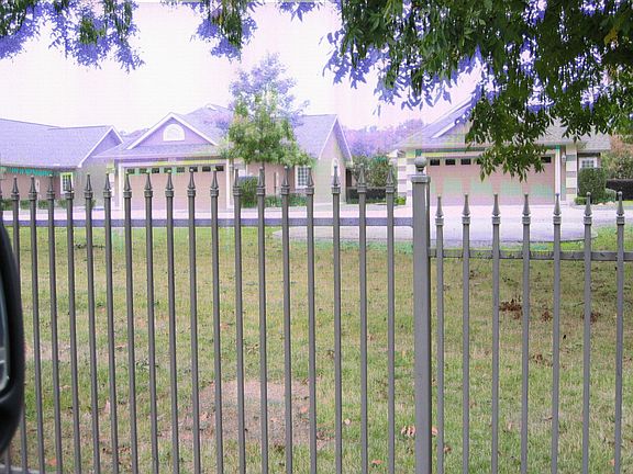 3rd image of 401 Lakeland Dr