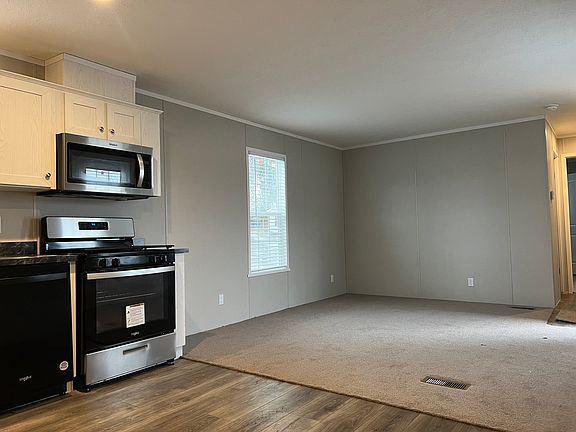 3rd image of 50 Ash Ave