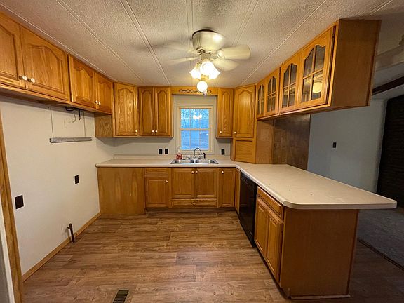5th image of 279 Covert Dr