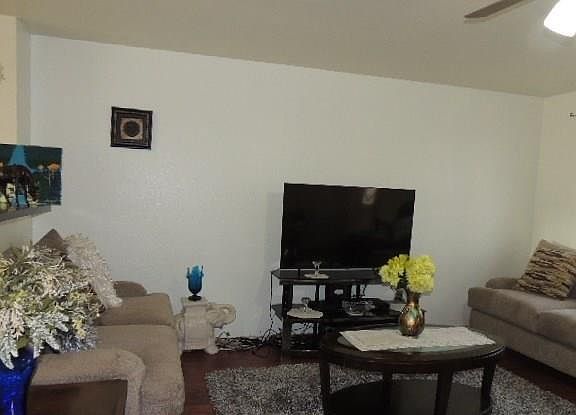3rd image of 2925 Pima Ln