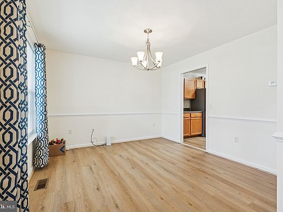 4th image of 12224 Stonehenge Dr