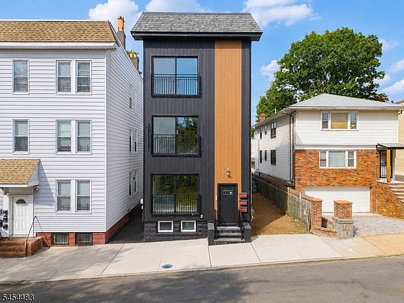 3rd image of 28 Grove Ter