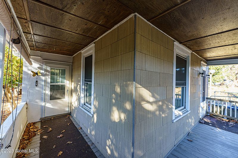 4th image of 9 Starr Avenue