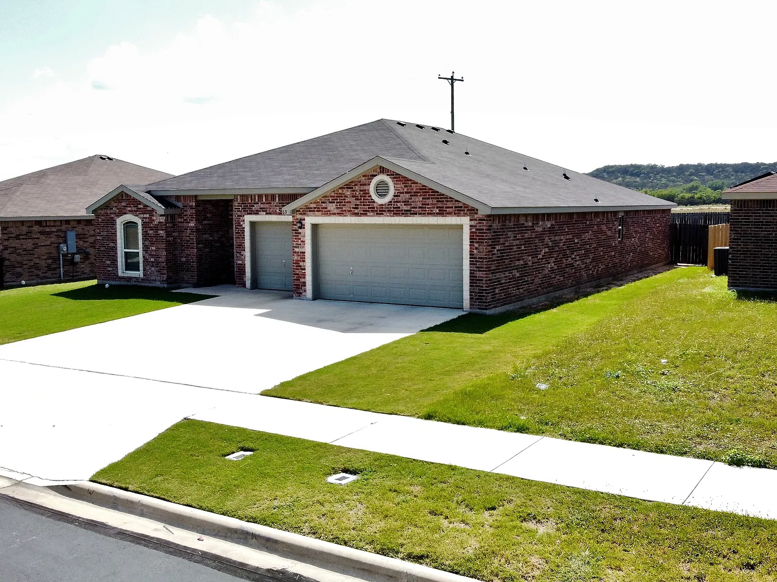 4 bed, 2.5 bath, 2221 sqft, $1,950 — Photo 4