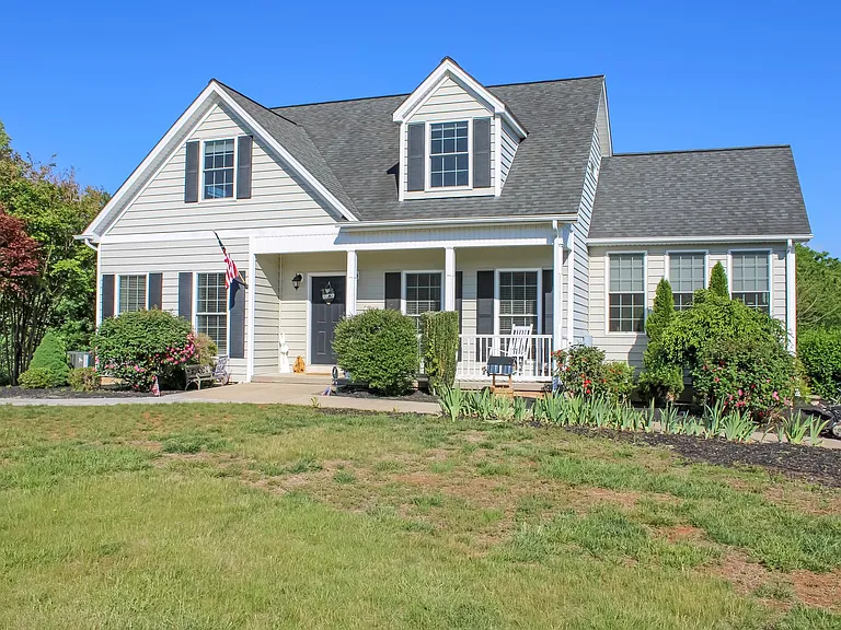 455 Phillips Ln — Photo 25