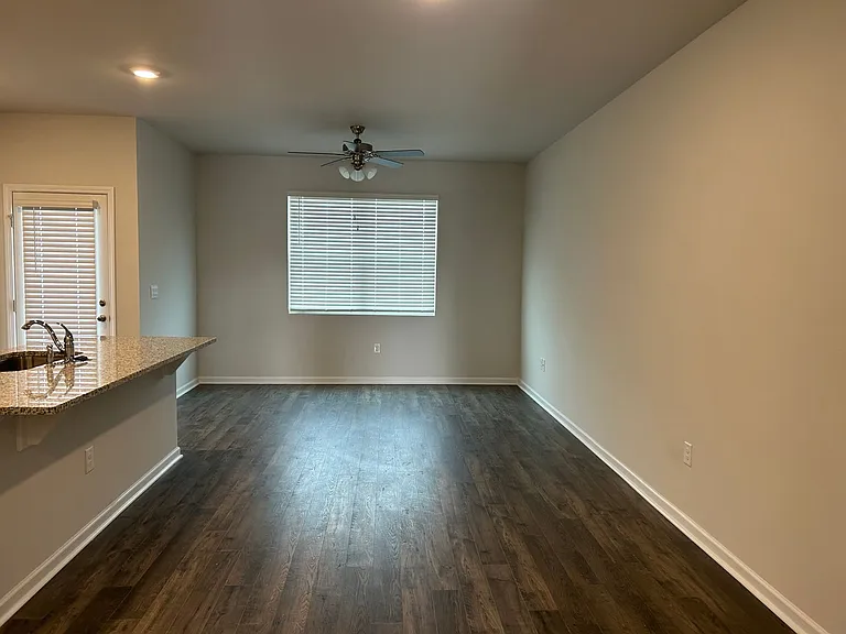 721 Grovebury Ct — Photo 14
