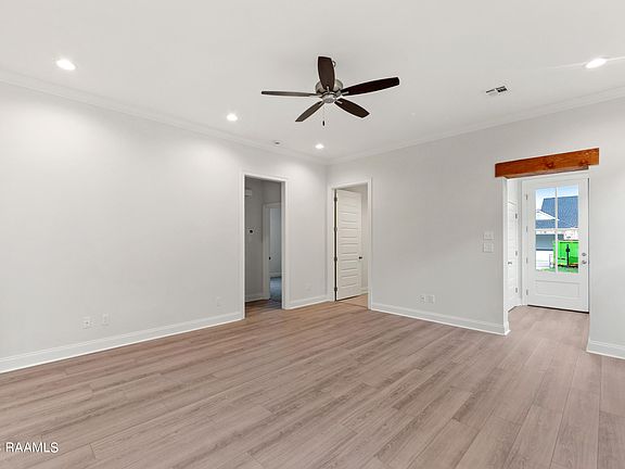 3rd image of 805 Braxton Dr